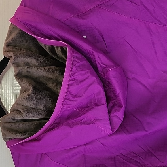 The North Face Warm Storm Rain Jacket, sz Med - Picture 4 of 4